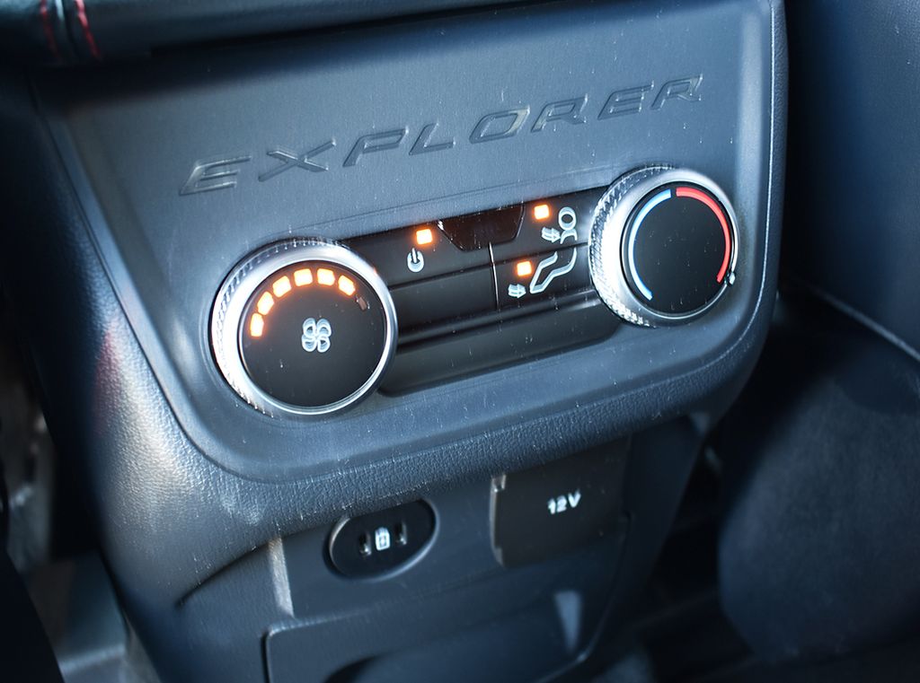 Used 2025 Ford Explorer - photo 27
