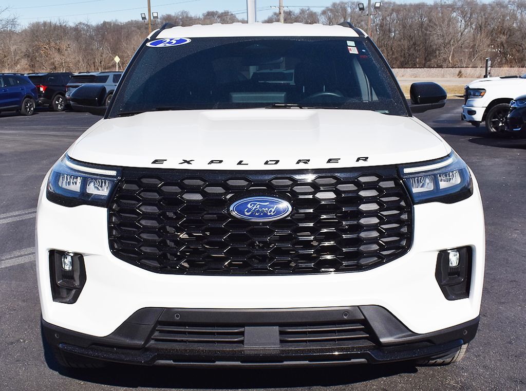 Used 2025 Ford Explorer - photo 28