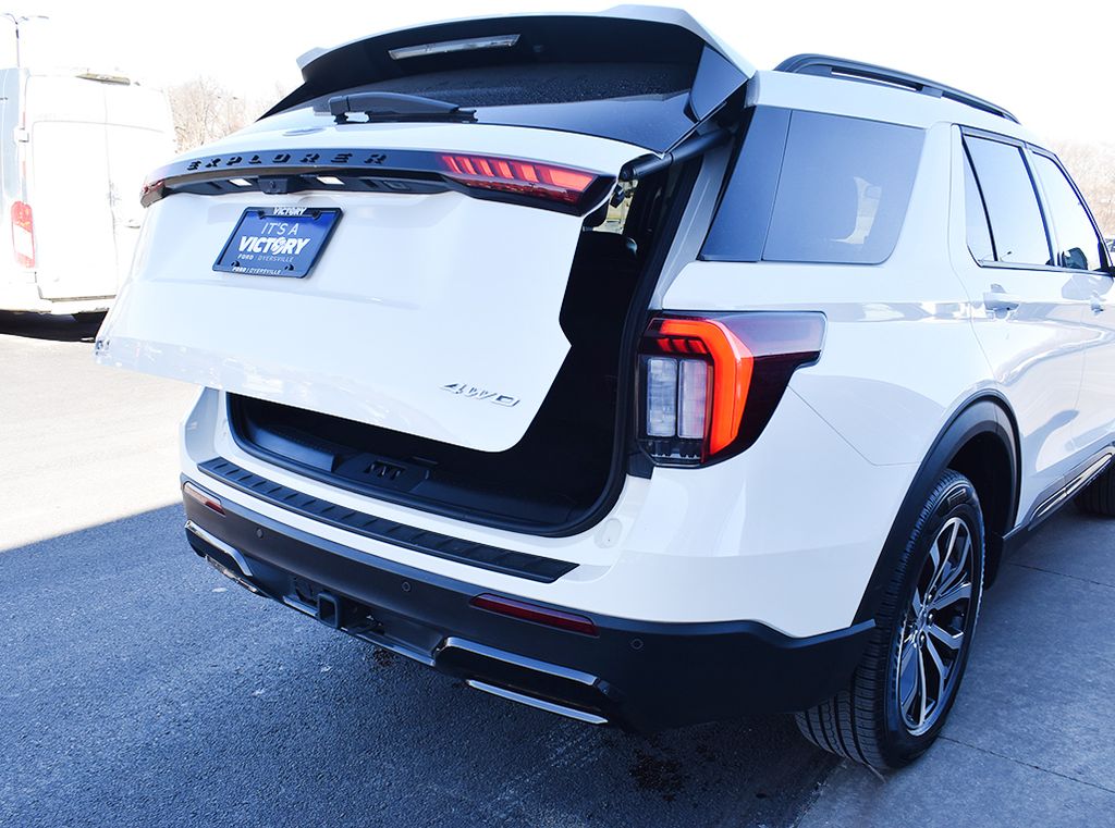 Used 2025 Ford Explorer - photo 32