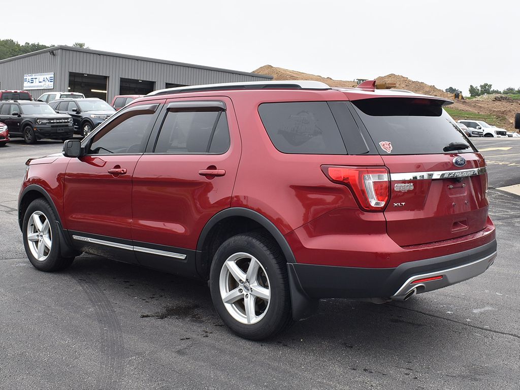 Used 2016 Ford Explorer - photo 2