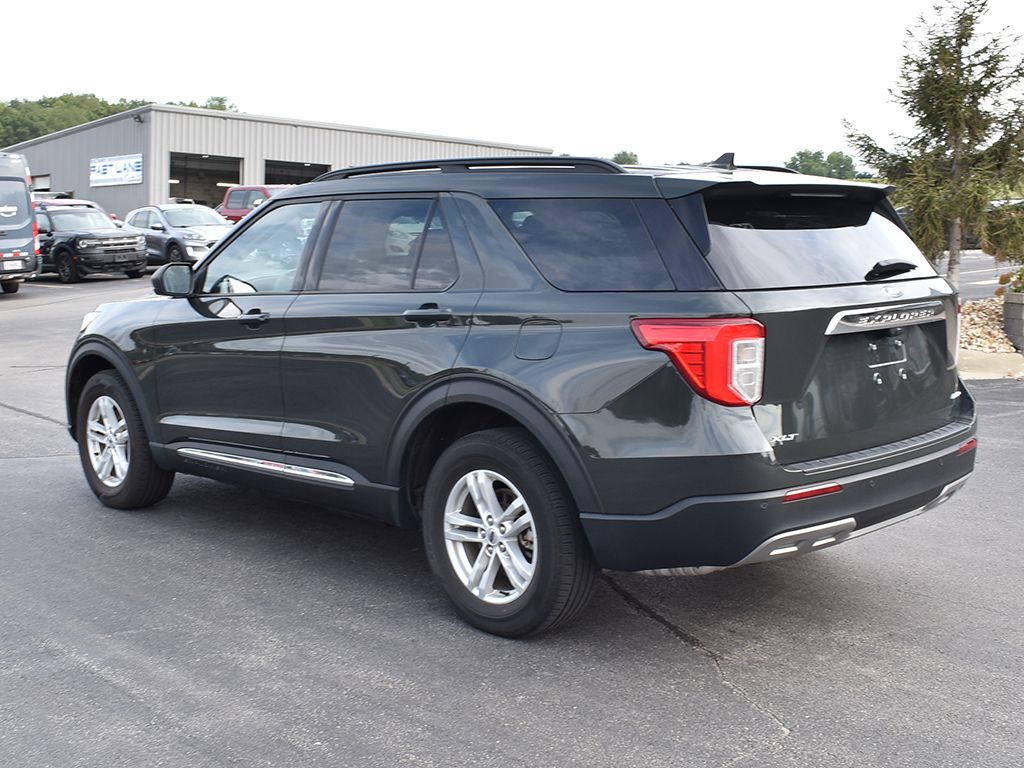 Used 2024 Ford Explorer - photo 2