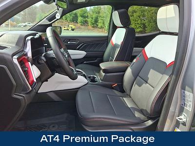 Used 2025 GMC Canyon - photo 1