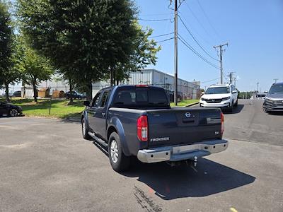 Used 2015 Nissan Frontier SV Crew Cab Pickup for sale #D529208B - photo 2