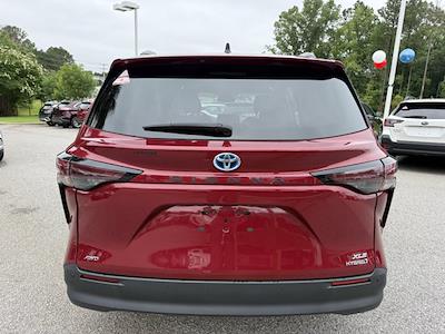 Used 2023 Toyota Sienna XLE AWD Minivan for sale #D541085A - photo 2