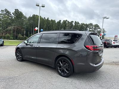 Used 2022 Chrysler Pacifica Limited Minivan for sale #J2707 - photo 2