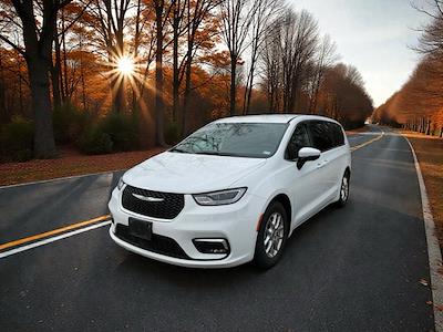 Used 2023 Chrysler Pacifica Touring L Minivan for sale #J2956 - photo 1