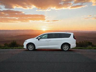 Used 2023 Chrysler Pacifica Touring L Minivan for sale #J2956 - photo 2