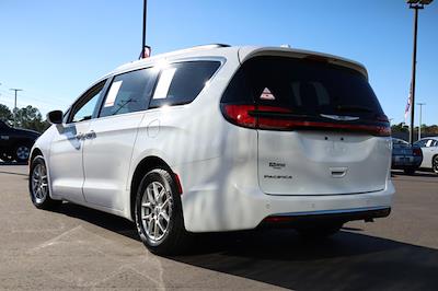 Used 2022 Chrysler Pacifica Touring L Minivan for sale #P8513 - photo 1