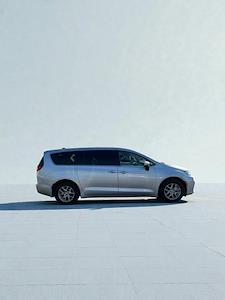 Used 2023 Chrysler Pacifica Touring L Minivan for sale #P8559 - photo 1