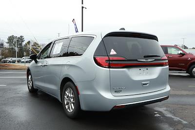 Used 2023 Chrysler Pacifica Touring L Minivan for sale #P8559 - photo 2
