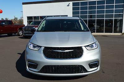 Used 2024 Chrysler Pacifica Touring L Minivan for sale #P8561 - photo 1