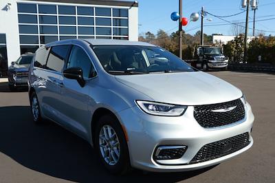 Used 2024 Chrysler Pacifica Touring L Minivan for sale #P8561 - photo 2