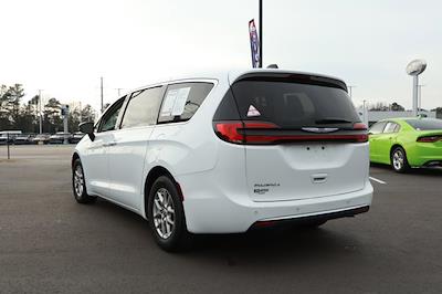 Used 2024 Chrysler Pacifica - photo 1
