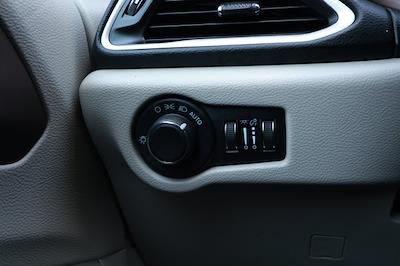 Used 2023 Chrysler Voyager - photo 1