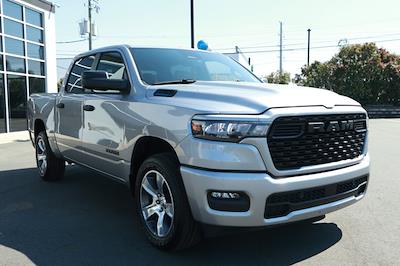 Used 2025 Ram 1500 - photo 1