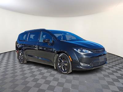 Used 2018 Chrysler Pacifica Touring L Minivan for sale #20187298 - photo 1