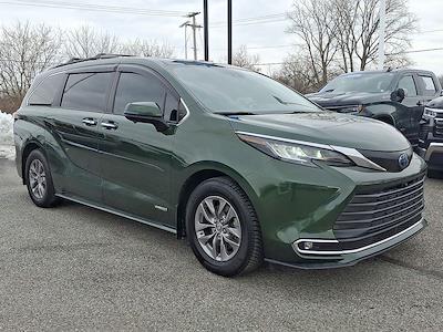 Used 2021 Toyota Sienna - photo 1