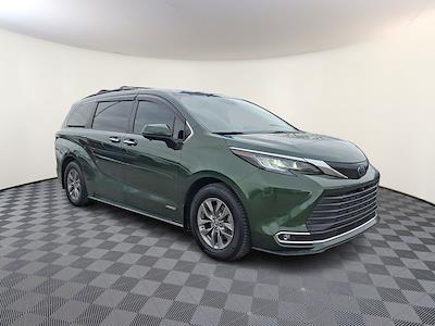 Used 2021 Toyota Sienna - photo 1