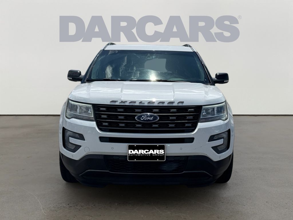Used 2017 Ford Explorer - photo 2