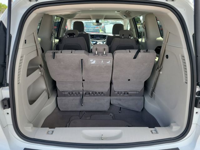 Used 2017 Chrysler Pacifica - photo 10