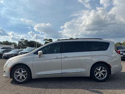 2017 Chrysler Pacifica FWD Minivan for sale #A06324A - photo 2