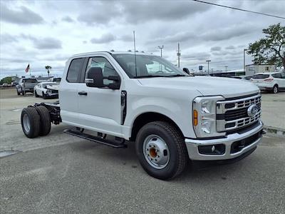 2025 Ford F-350 Super Cab DRW 4x2 Cab Chassis for sale #D03021 - photo 1