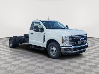 2025 Ford F-350 Regular Cab DRW 4x2 Cab Chassis for sale #D04328 - photo 1