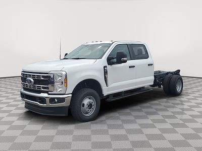 2025 Ford F-350 Crew Cab DRW 4x4 Cab Chassis for sale #D42730 - photo 2