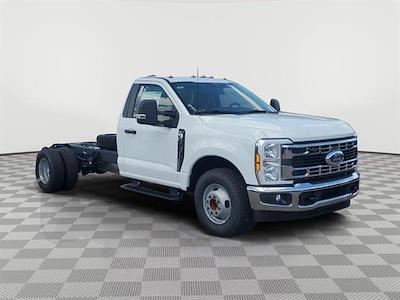 2025 Ford F-350 Regular Cab DRW 4x2 Cab Chassis for sale #D77108 - photo 1