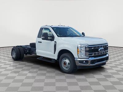 2025 Ford F-350 Regular Cab DRW 4x2 Cab Chassis for sale #D77450 - photo 1