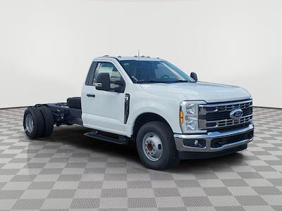 2025 Ford F-350 Regular Cab DRW 4x2 Cab Chassis for sale #D77724 - photo 1