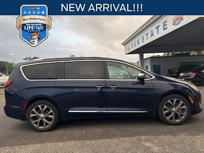 Used 2017 Chrysler Pacifica - photo 1