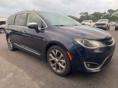 Used 2017 Chrysler Pacifica - photo 1