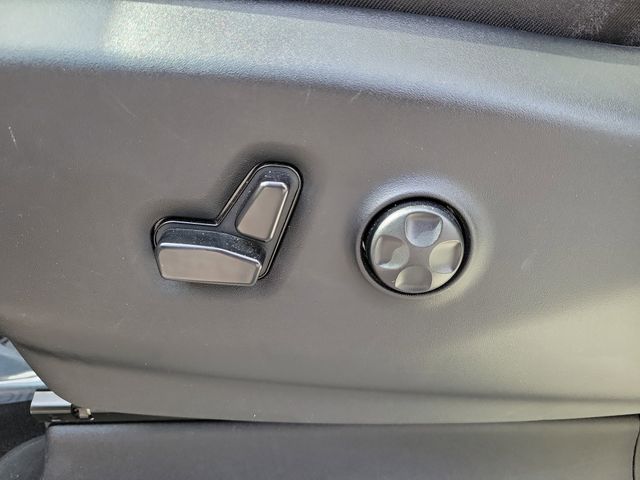 Used 2023 Chrysler Pacifica - photo 21