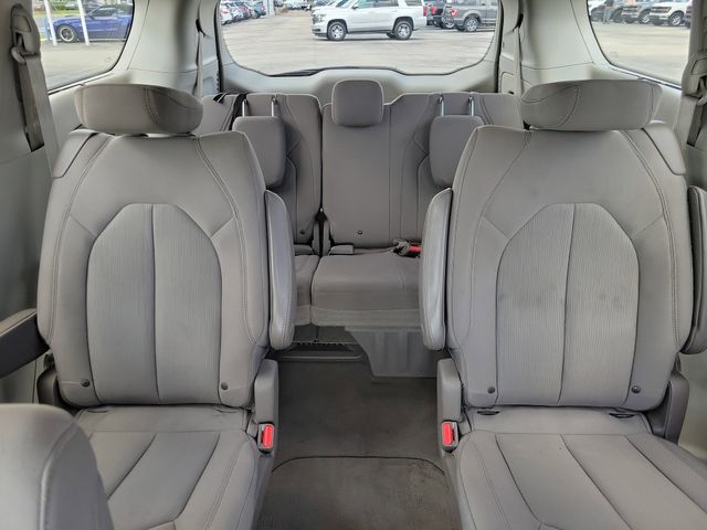Used 2017 Chrysler Pacifica - photo 2