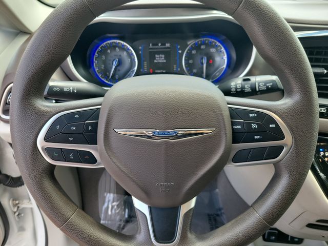 Used 2017 Chrysler Pacifica - photo 13