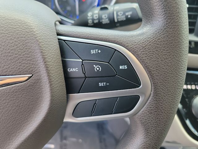 Used 2017 Chrysler Pacifica - photo 15