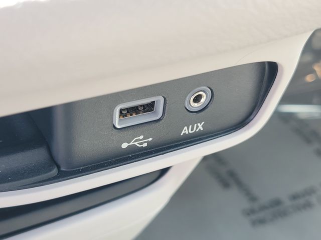 Used 2017 Chrysler Pacifica - photo 21