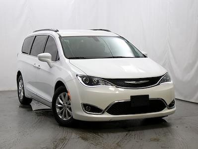 Used 2017 Chrysler Pacifica Touring L Minivan for sale #B241381FE - photo 1