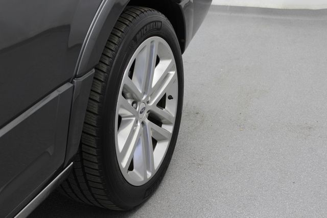 Used 2017 Ford Expedition - photo 2