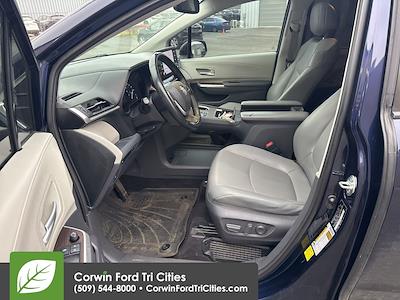 Used 2021 Toyota Sienna XLE Minivan for sale #6024473 - photo 2