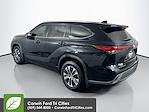 Used 2021 Toyota Highlander XLE for sale #6078110 - photo 12