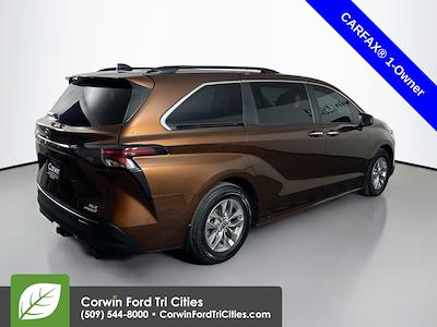 Used 2023 Toyota Sienna - photo 1