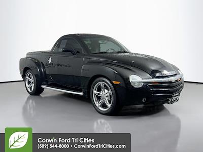 Used 2004 Chevrolet SSR - photo 1