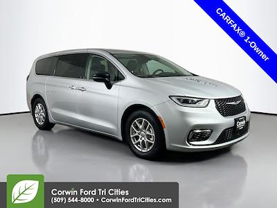 Used 2024 Chrysler Pacifica Touring L Minivan for sale #6123182 - photo 1