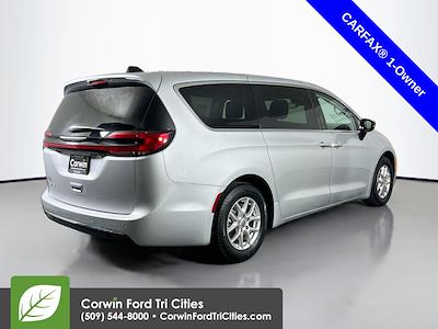 Used 2024 Chrysler Pacifica Touring L Minivan for sale #6123182 - photo 2