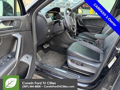 Used 2022 Volkswagen Tiguan - photo 1
