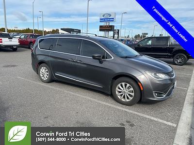 Used 2018 Chrysler Pacifica - photo 1