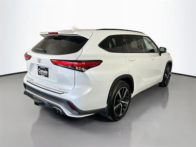 Used 2022 Toyota Highlander XSE AWD SUV for sale #6165860 - photo 2
