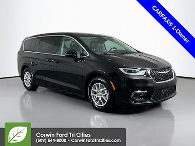 Used 2024 Chrysler Pacifica Touring L Minivan for sale #6186796 - photo 1